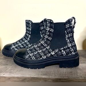 Steve Madden Size 8 boots